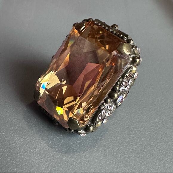 SORRELLI - Emerald Cut Oversized Cocktail Ring - Picture 8 of 8